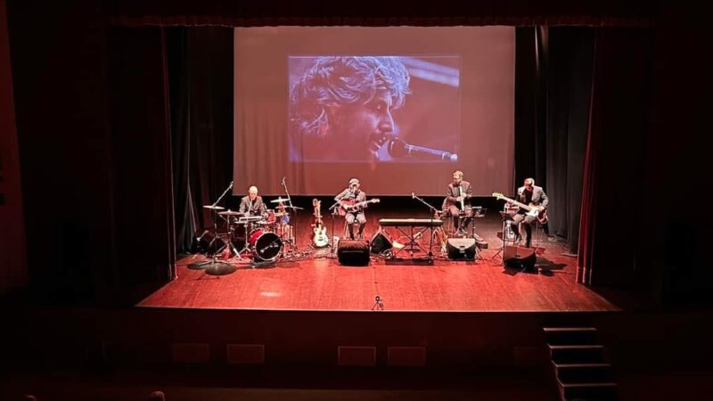 Velletri, gran pienone alla serata dedicata a Pino Daniele al teatro Artemisio, nonostante la neve, organizzata dall’Associazione Shanky