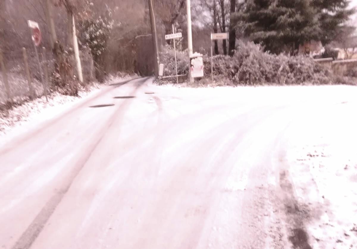 Castelli Romani, in nottata abbondante nevicata a Rocca di Papa e Rocca Priora.  Al momento strade percorribili