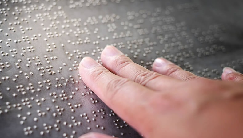 Oggi 4 gennaio è la Giornata mondiale del Braille: rivoluzionario metodo di scrittura e lettura