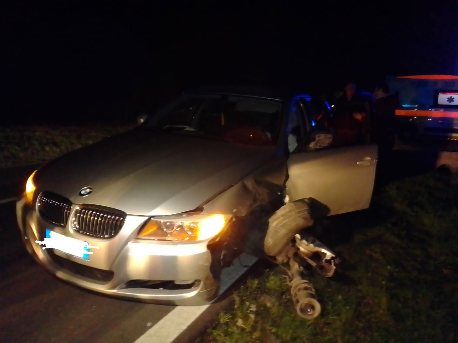 Lanuvio, doppio incidente con auto a fuoco e guida in stato di ebbrezza. Intervento della Polizia Locale