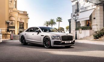 Bentley Flying Spur: lusso e sportività