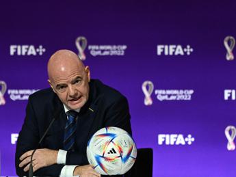 Infantino festeggia 7 anni da presidente Fifa: “Grazie a chi l’ha resa migliore con me”