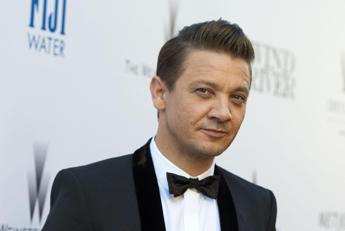 Jeremy Renner pubblica video sulla riabilitazione: “A qualunque costo”