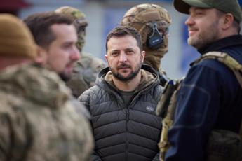 Ucraina, Zelensky: “9 anni fa aggressione Crimea, riprendendola avremo pace”