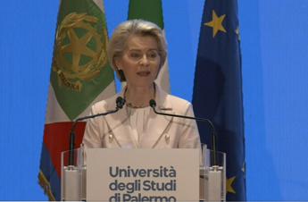 Ucraina, von der Leyen: “Kiev combatte per i valori Ue, siamo al suo fianco”