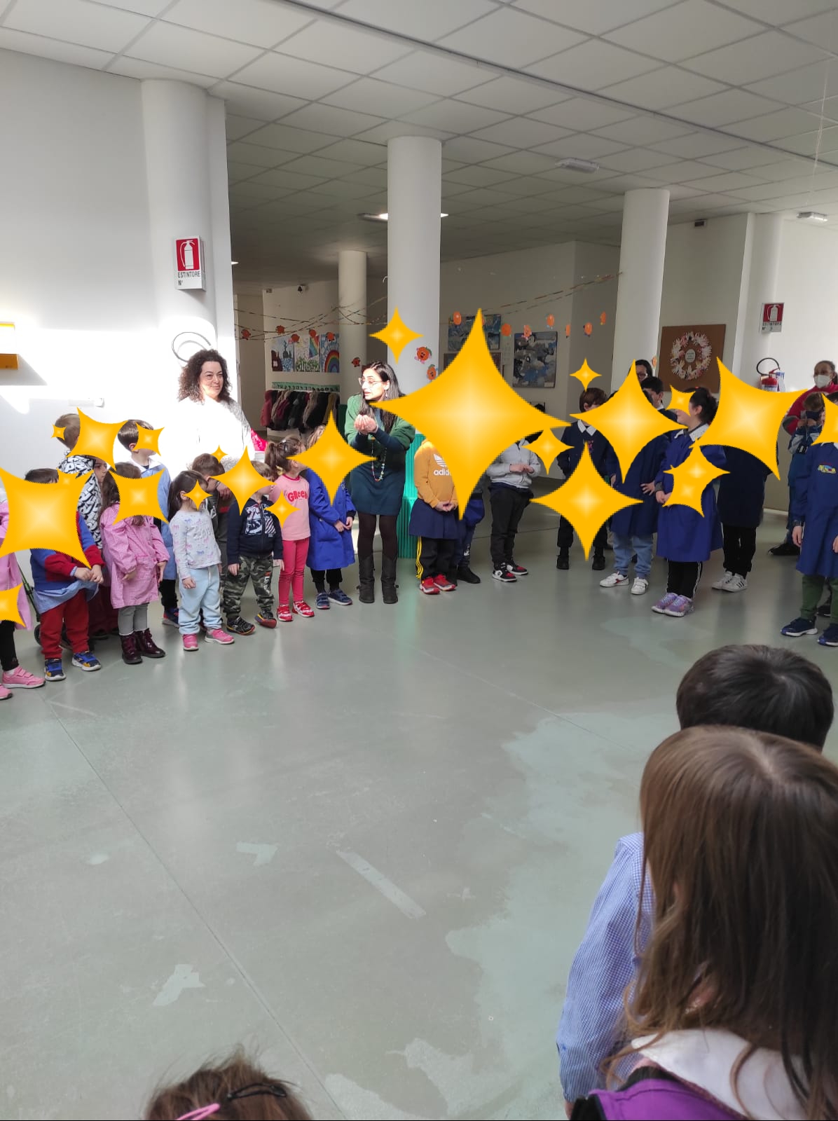 Cecchina, i bambini della scuola primaria hanno piantato alcuni alberi in ricordo del giudice Falcone