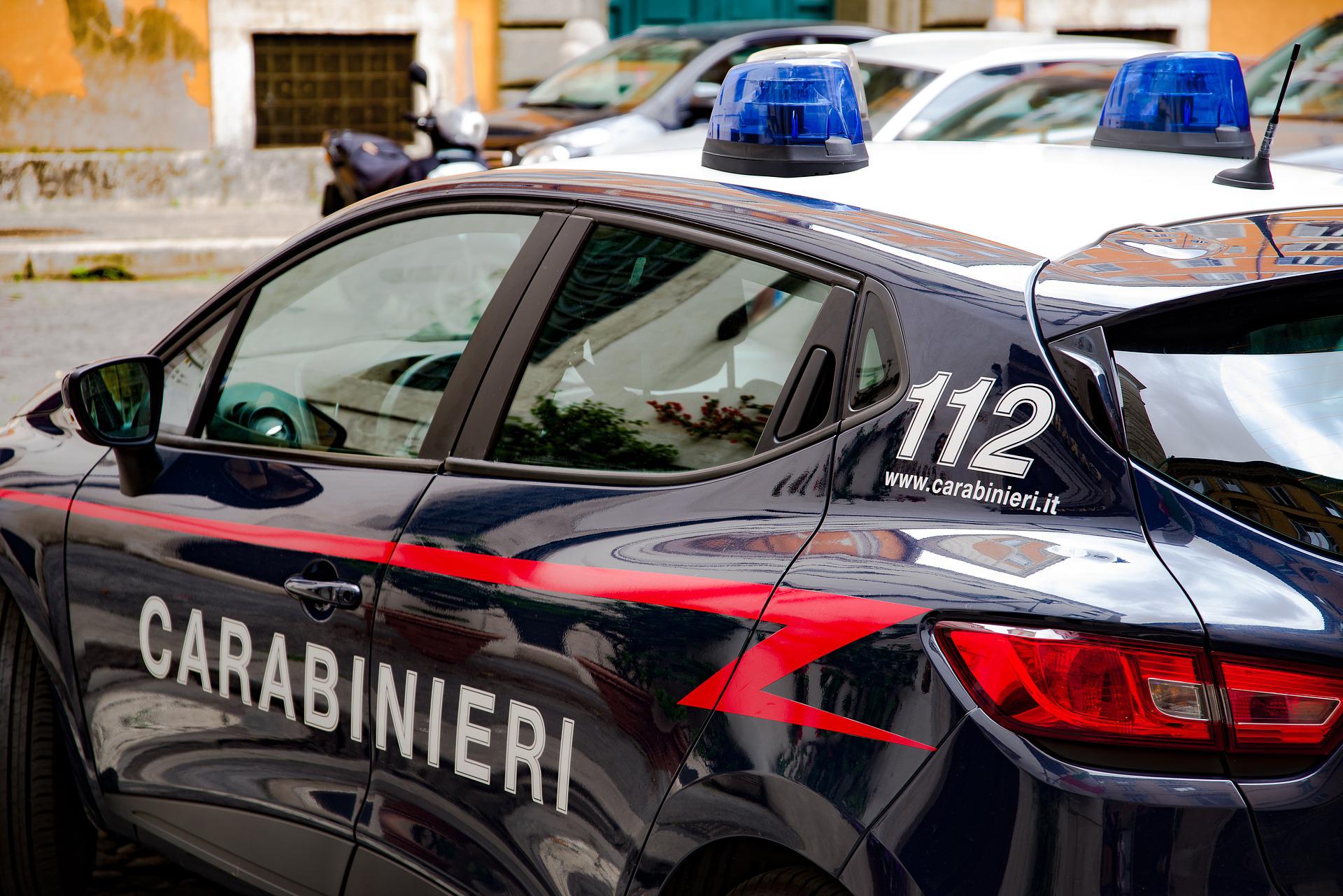 Rapina in banca a Montecompatri, carabinieri arrestano una persona dopo aver trovato un’impronta