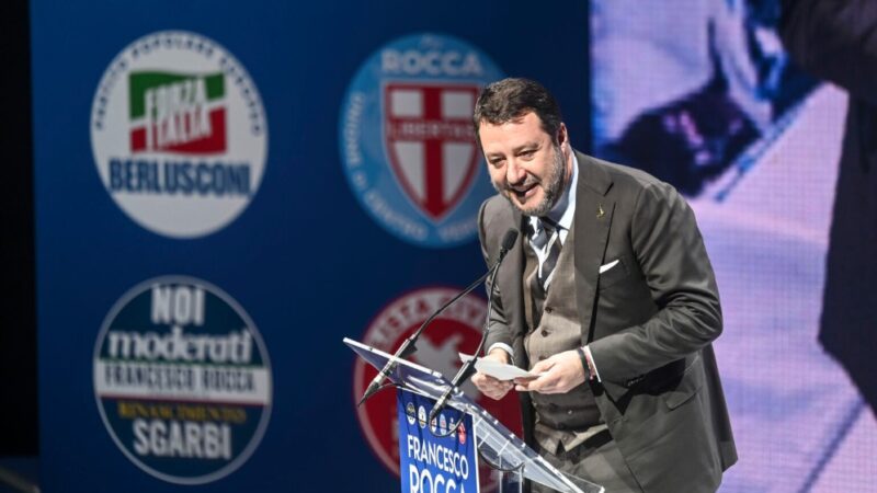 Salvini ai pugliesi: “Spostate i mandorli e avanti con l’Alta velocità”