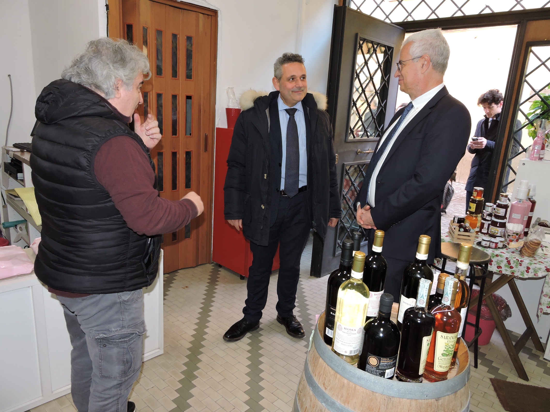 Nemi, visita ambasciatore turco nel paesino delle fragole, scambio di cultura e solidarietà