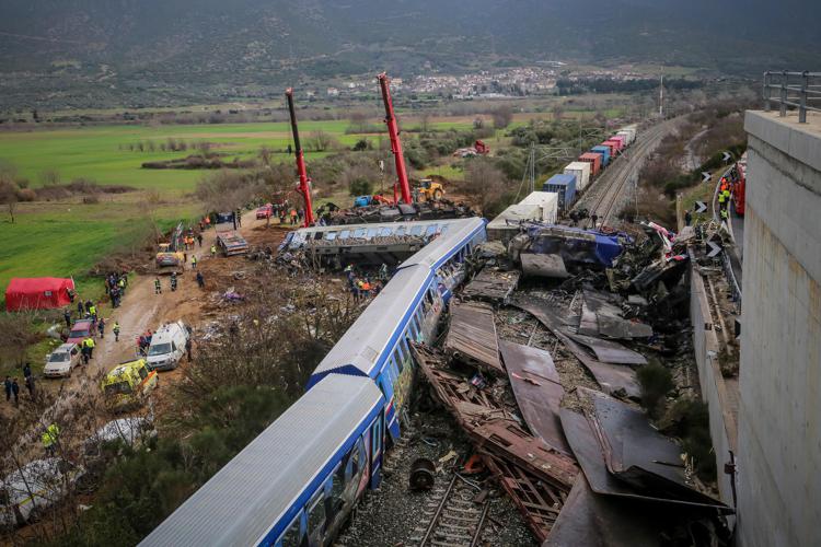 Grecia – scontro tra due treni: 40 morti