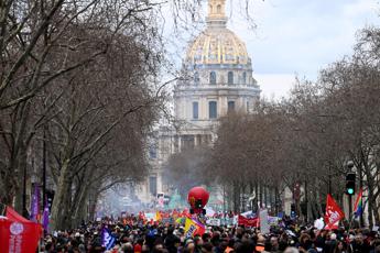 Iran a Francia: “Ascoltate i manifestanti”