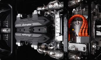 Lamborghini: nuovo motore V12 ibrido plug-in