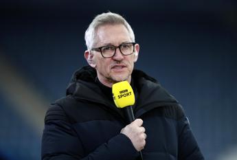 Lineker, bufera in Gb tra migranti, calcio e Bbc: cosa succede