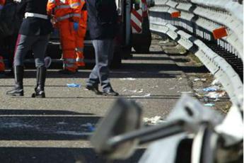 Napoli, incidente tra 5 auto in provincia: 2 morti