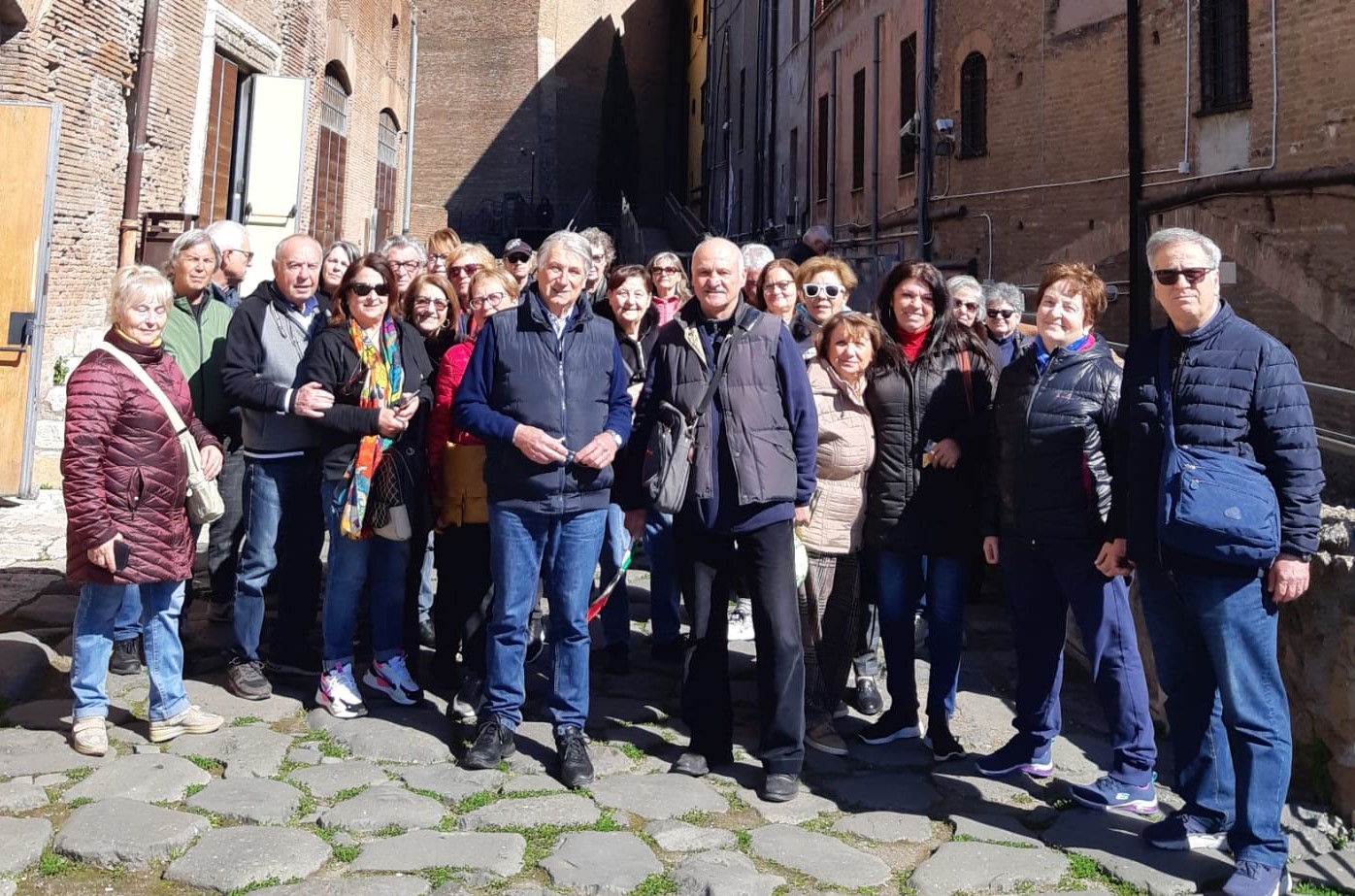 Marino – Grande coinvolgimento di persone per la visita ai Mercati Traianei organizzata dal Centro Anziani Frattocchie