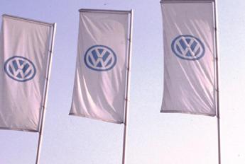 Volkswagen, richiamo per oltre 270mila auto: rischio airbag