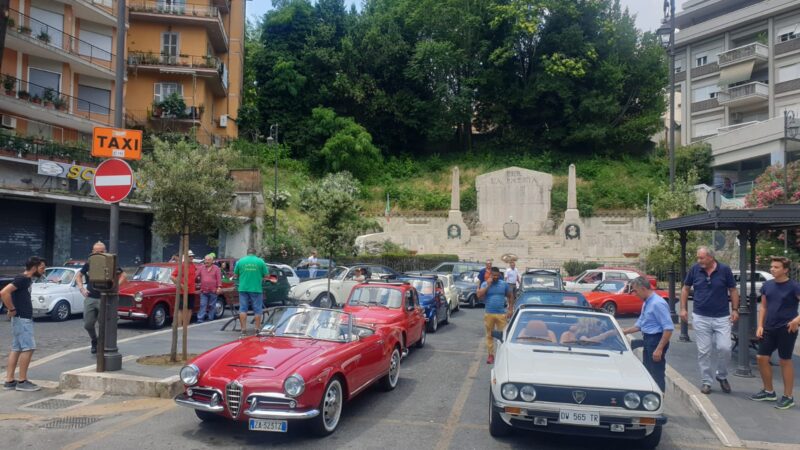 Velletri, weekend con la Festa delle Camelie, domenica il raduno delle auto e moto d’epoca