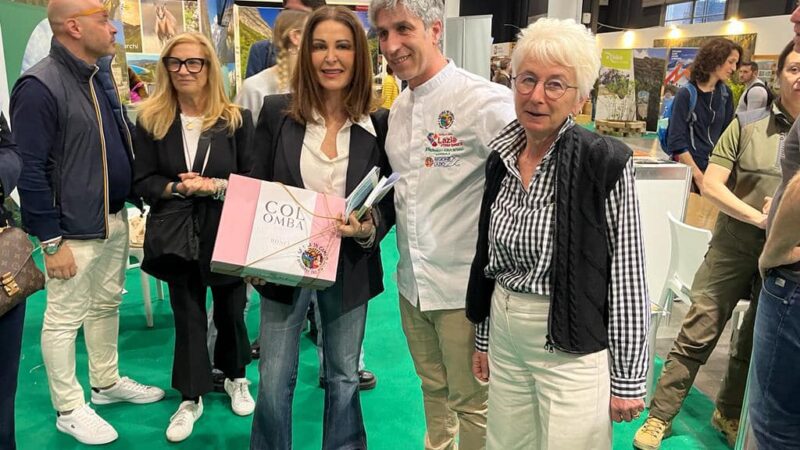 Cammino Naturale e Parchi Lazio, la visita del ministro del turismo Daniela Santanchè allo stand del Lazio alla Fiera di Milano