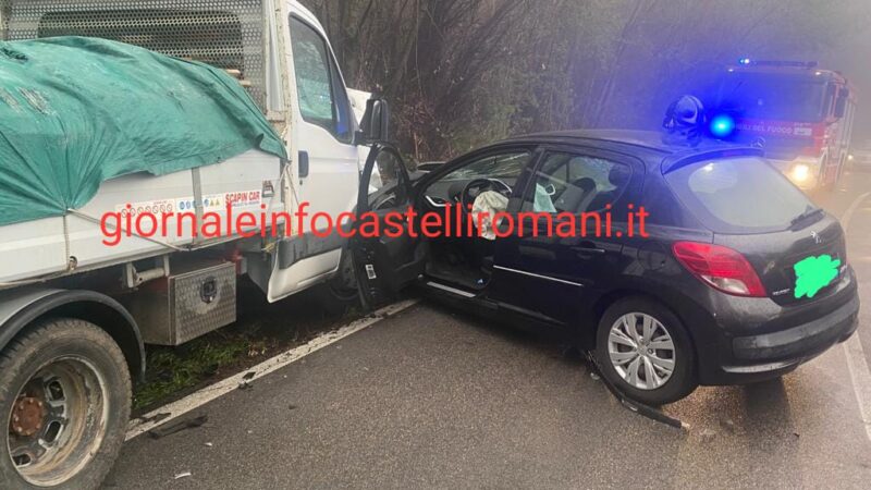 Velletri – Ancora un incidente su Via dei Laghi al km 17.500 non lontano dagli incidenti avvenuti questa mattina