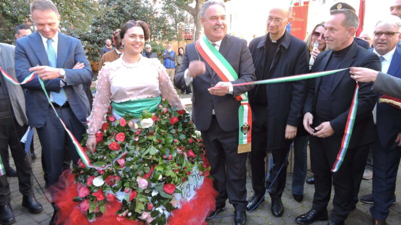 Velletri: Inaugurata la 27esima Festa delle Camelie. Grande partecipazione di visitatori, presente il ministro Lollobrigida