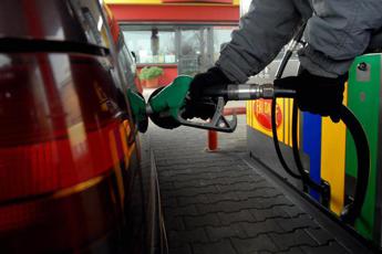 Carburanti, nuovo rialzo per prezzi benzina oggi