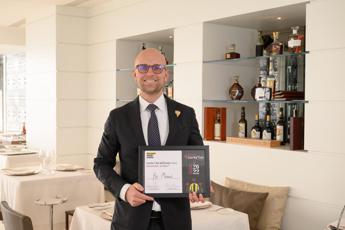 Con Giovanni Siani ci tuffiamo nella carta vini del Re Maurì, una stella Michelin