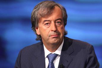 Covid, Burioni: “Ruolo vaccini indiscutibile, spray ora può essere decisivo”