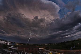 Maltempo, oggi allerta meteo gialla in 10 regioni