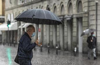 Meteo, allerta arancione e gialla: le regioni colpite