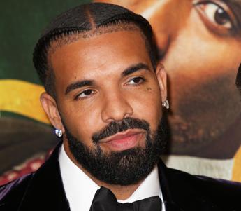 Musica, Drake: uscito il nuovo singolo “Search and Rescue”