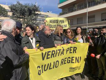 Regeni, sit-in davanti al tribunale. Schlein: “Processo deve andare avanti”