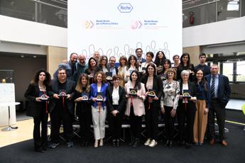 Roche Italia, premiati i vincitori dei bandi 2022 per ricerca e Sm