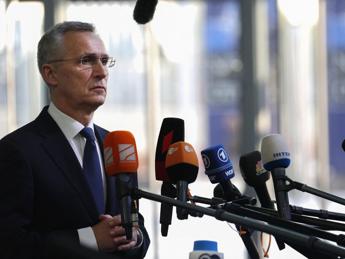 Ucraina, Stoltenberg: “A Ramstein discuteremo fornitura di aerei”