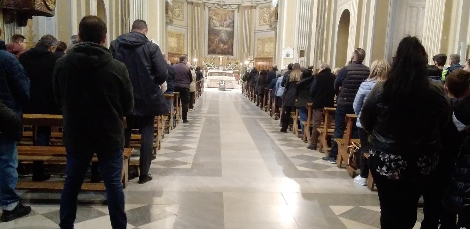 Genzano, grande folla al funerale del geometra e istruttore di judo Roberto Amicucci