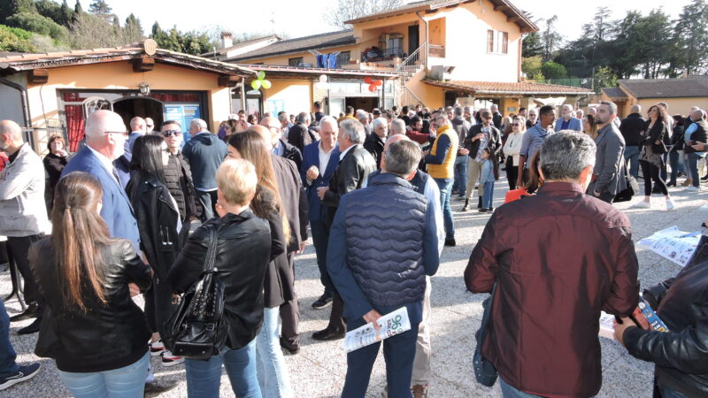 Rocca di Papa: pienone alla presentazione del candidato sindaco del centro destra Massimiliano Calcagni. Ieri pomeriggio al centro sportivo Pucci