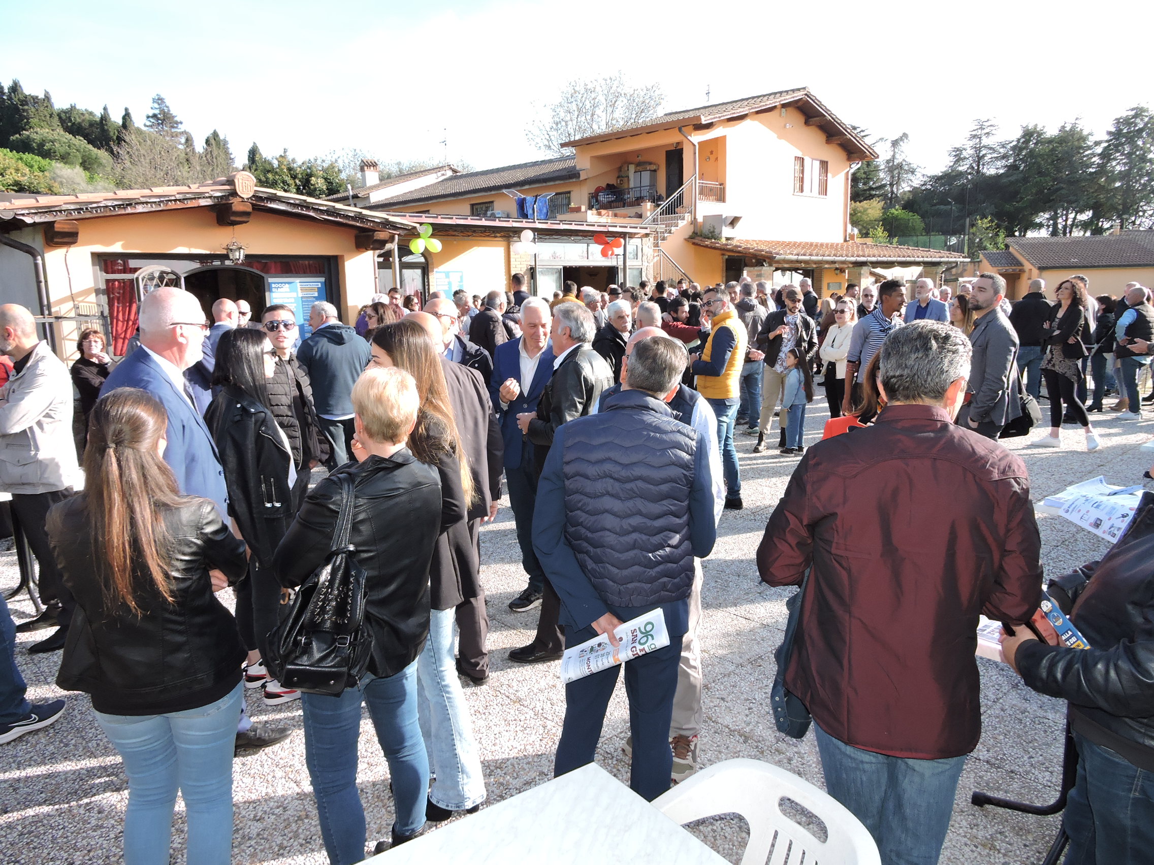 Rocca di Papa: pienone alla presentazione del candidato sindaco del centro destra Massimiliano Calcagni. Ieri pomeriggio al centro sportivo Pucci