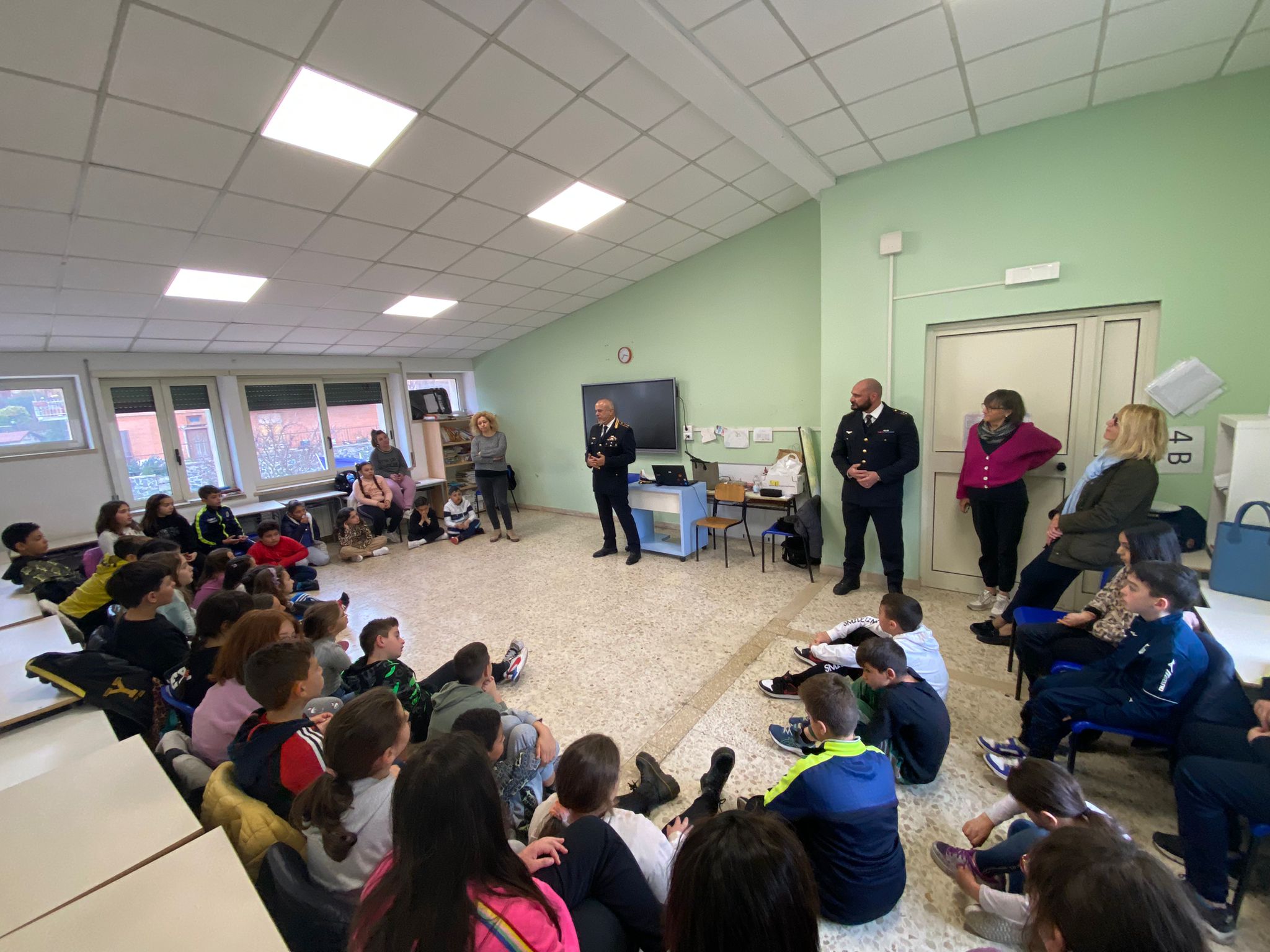 Rocca di Papa: la polizia locale torna a scuola per incontrare gli alunni dell’Istituto comprensivo L. Montanari