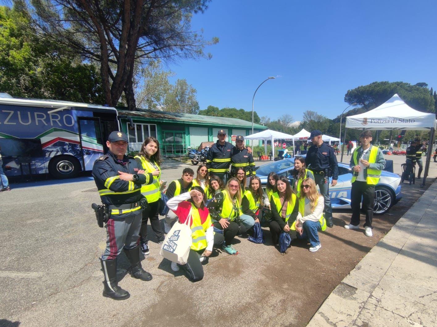 Anzio-Nettuno, due scuole superiori a lezione di sicurezza stradale con la Polstrada a Roma