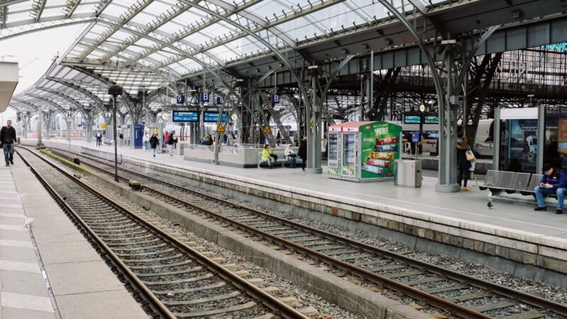 Il venerdì nero dei trasporti, treni in sciopero dalle 9 alle 17