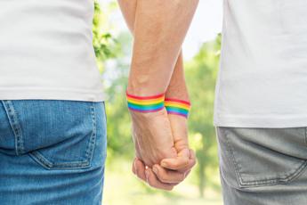 Lavoro, “per 4 persone su 10 uno svantaggio essere gay o bisessuale”