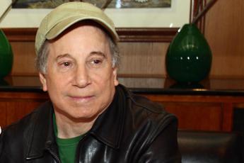 Paul Simon: “Ho perso quasi completamente udito a un orecchio”