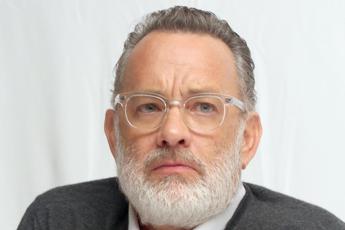 Tom Hanks e l’intelligenza artificiale: “Potrei recitare anche da morto”