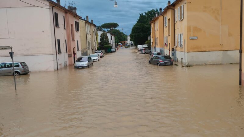 Partiti molti mezzi e vigili del fuoco da Roma e provincia per l’alluvione in Emilia Romagna e Marche. La nota della FNS CISL.