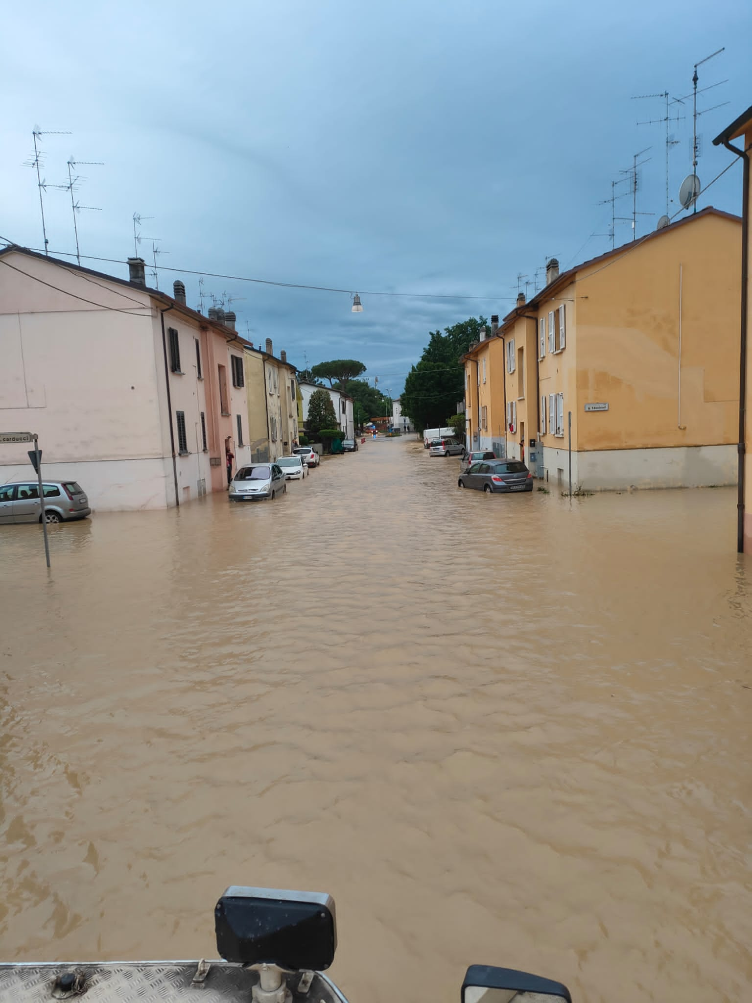 Partiti molti mezzi e vigili del fuoco da Roma e provincia per l’alluvione in Emilia Romagna e Marche. La nota della FNS CISL.