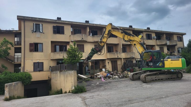 Ardea: Litoranea, demolite molte abitazioni abusive nel quartiere Le Salzare