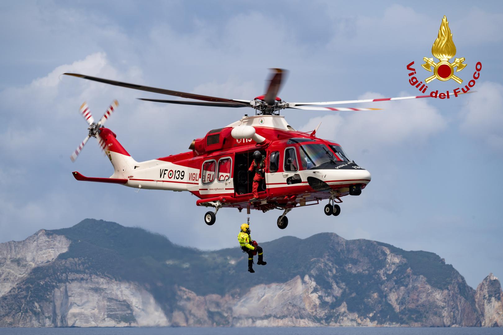 Esercitazione dei Vigili del fuoco a Ponza. Sul posto anche mezzi aerei di Ciampino