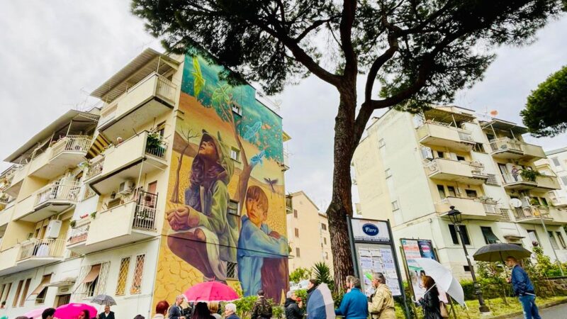 Velletri, inaugurato il secondo splendido Murales “L’albero della Vita” al quartiere popolare di San Francesco