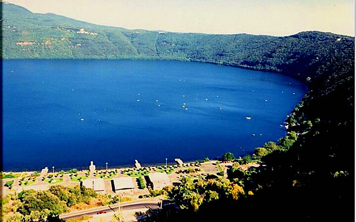 Quarant’anni di lotta per salvare i laghi dei Castelli Romani: associazioni chiedono azione popolare per danno ambientale