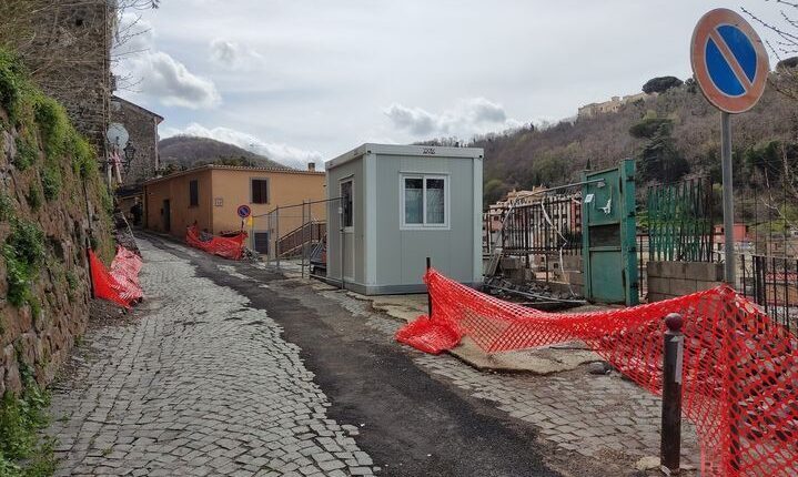 Monte Compatri, lavori stradali: chiusura su via Croce