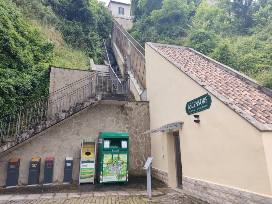 Monte Compatri, terminata la revisione generale dell’ascensore inclinato che collega via Cavour a via Placido Martini